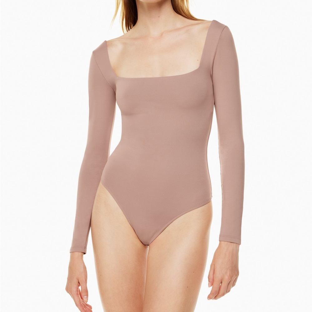 Aritzia Babaton Contour Squareneck Longsleeve Bodysuit in Toasty